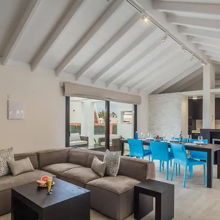 Villa Lugano By Corralejo